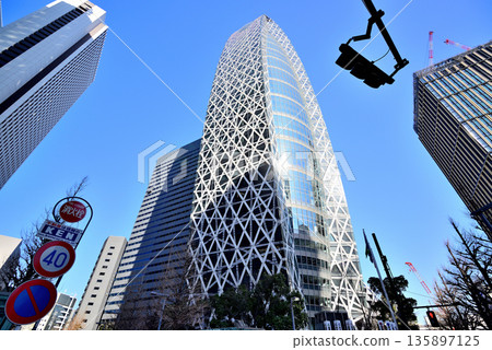 Tokyo Shinjuku Station West Exit Mode Gakuen Cocoon Tower Tokyo Shinjuku Station West Exit Mode Gakuen Cocoon Tower 135897125
