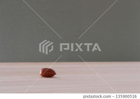 Autumn image background (one acorn close-up) [simple, natural, copy space] 135900516