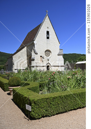 The Chateau des Milandes, a manor house in the commune of Castelnaud-la-Chapelle The Chateau des Milandes, a manor house in the commune of Castelnaud-la-Chapelle 135901026