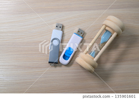 Data transfer time and backup image Data transfer time and backup image 135901601