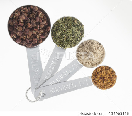 4 kinds of spices 135903516