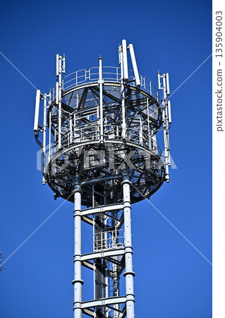 Next-generation communication image Communication image (radio tower: base station) Next-generation communication image Communication image (radio tower: base station) 135904003