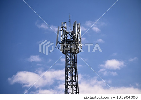 Next-generation communication image Communication image (radio tower: base station) 135904006