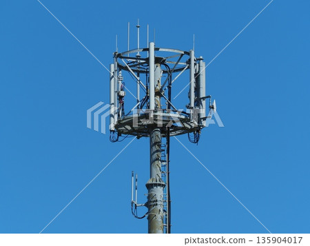 Next-generation communication image Communication image (radio tower: base station) 135904017