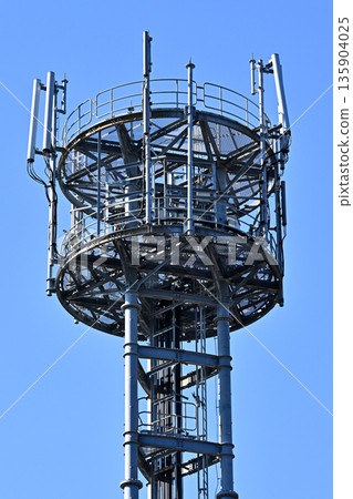 Next-generation communication image Communication image (radio tower: base station) Next-generation communication image Communication image (radio tower: base station) 135904025