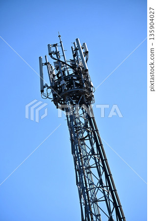 Next-generation communication image Communication image (radio tower: base station) 135904027