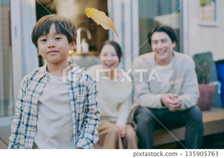 花園家庭聚會 花園家庭聚會 135905763