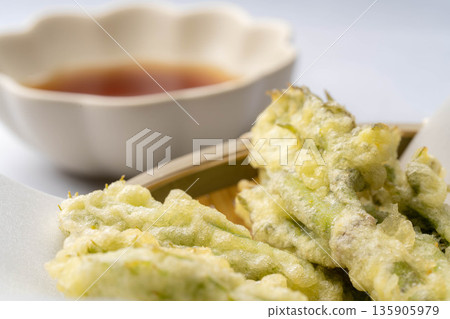 [Taste of Spring] Taranome Tempura [Nagano Prefecture] 135905979