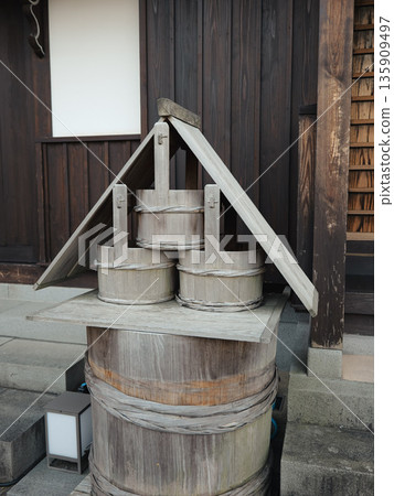 舊木桶 舊木桶 135909497