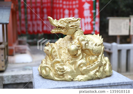 奈良縣奈良市春日野町春日大社 奈良縣奈良市春日野町春日大社 135910318