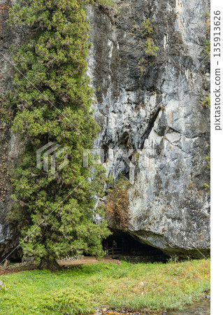 Japan, Taishaku Gorge in Tojo-cho, Shobara City, Hiroshima Prefecture, Sainokawara in Kami-Taishaku Japan, Taishaku Gorge in Tojo-cho, Shobara City, Hiroshima Prefecture, Sainokawara in Kami-Taishaku 135913626