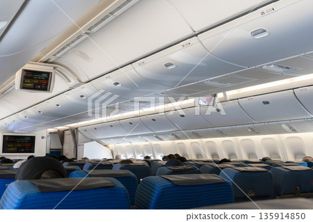 飛機經濟艙座位 飛機經濟艙座位 135914850