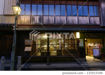 Night falls on the castle town of Kanazawa's Higashi Chaya District Night falls on the castle town of Kanazawa's Higashi Chaya District 135915599