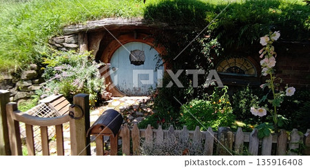 Scenery of Hobbiton [Matamata, New Zealand] 135916408