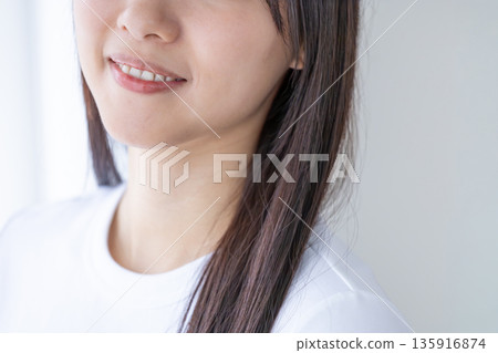 20多歲的女性，美麗，早晨 135916874