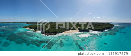 從海邊眺望砂山海灘，宮古島 135917279