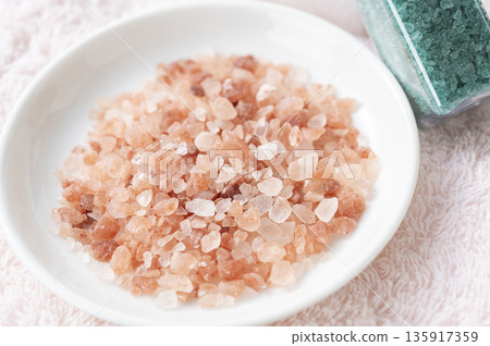 Bath salt 135917359