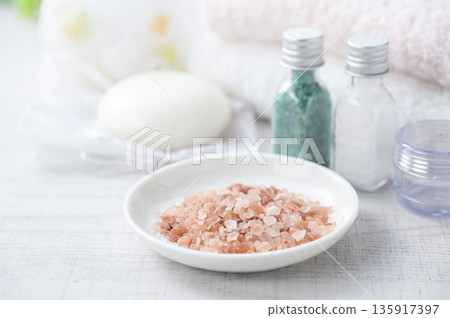 Bath salt 135917397