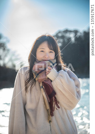 冬日海邊肖像 135917671