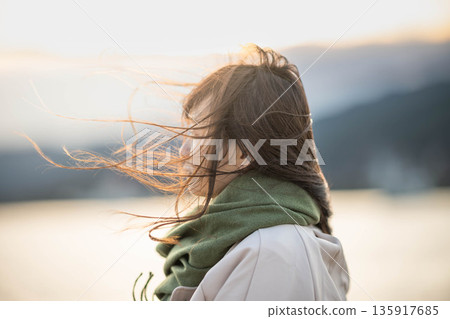 冬日海邊肖像 135917685