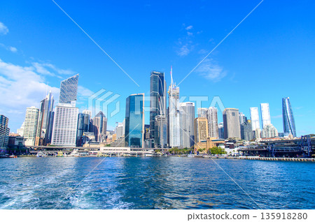 雪梨環形碼頭的美麗景色 135918280