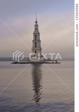 The bell tower of St. Nicholas Cathedral in Kalyazin 135920988