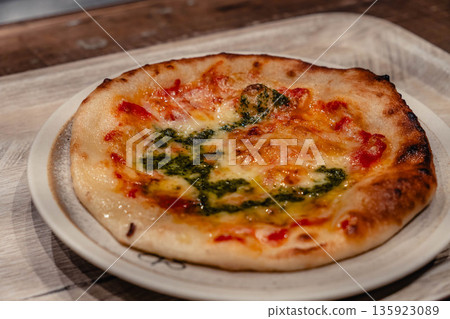Pizza Margherita 135923089