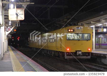[JR-V] 白眉線115系列車（單人駕駛：新見⇔米子） 135923479