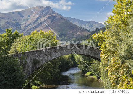 France, Pyrenees-Atlantiques, Saint-Etienne-de-Baigorry, the Roman bridge crossed by the Nive des France, Pyrenees-Atlantiques, Saint-Etienne-de-Baigorry, the Roman bridge crossed by the Nive des 135924092