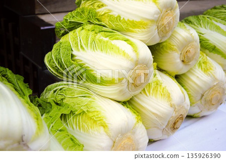白色蔬菜山 135926390