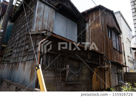 Aged house, old Japanese house, small house, detached house, single house, old house, Showa architecture, 135926728