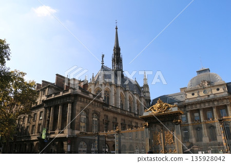 聖禮拜堂被認為是哥德式建築的傑作 135928042