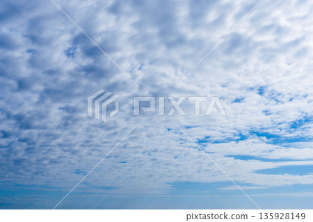 秋末抬頭仰望天空和雲 22 秋末抬頭仰望天空和雲 22 135928149
