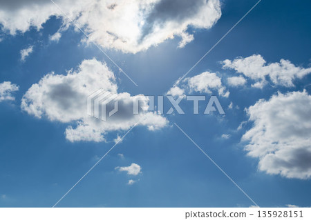 25 Looking up at the blue sky and clouds at the end of autumn 25 Looking up at the blue sky and clouds at the end of autumn 135928151