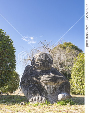 Ancient romance! Asuka's monkey stone smiles under the blue sky 135929286