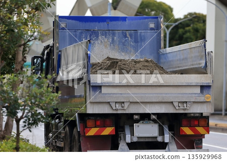 Dump truck Dump truck 135929968