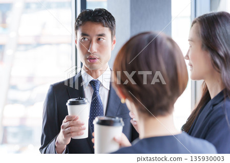 商人喝酒休息 商人喝酒休息 135930003