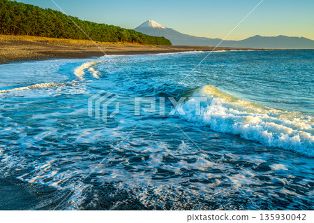 Waves crashing on Miho no Matsubara and Mount Fuji in the distance 135930042