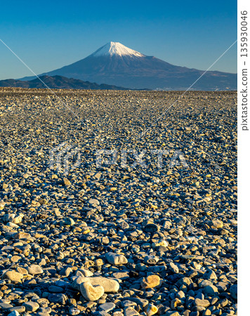 Mount Fuji on the gravel of Miho Beach 135930046