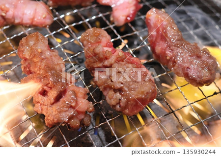 Japanese black beef grilled meat (medium-sized ribs) Japanese black beef grilled meat (medium-sized ribs) 135930244