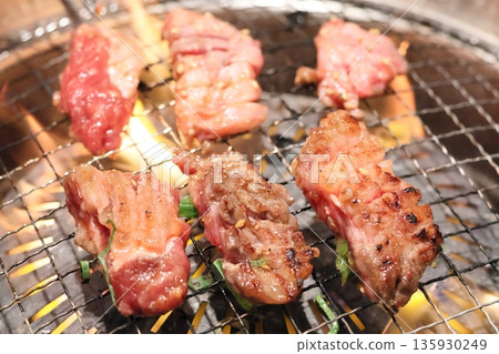 Japanese black beef grilled meat (medium-sized ribs) Japanese black beef grilled meat (medium-sized ribs) 135930249
