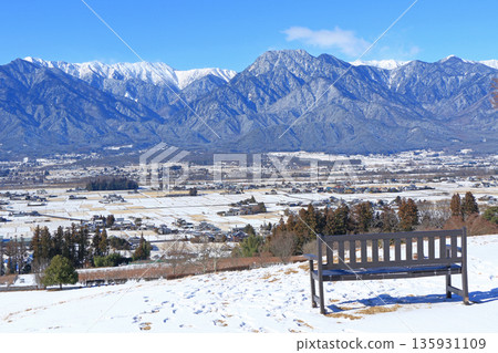 Winter Azumino and Northern Alps 135931109