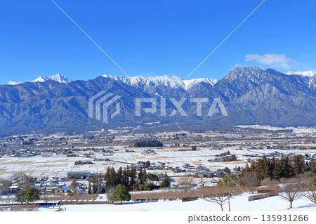 冬天安曇野和北阿爾卑斯山 135931266