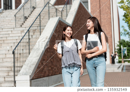 大學生通勤校園生活 135932549