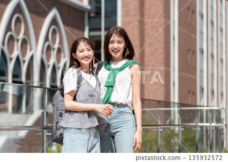 女大學生寫真：校園生活 135932572