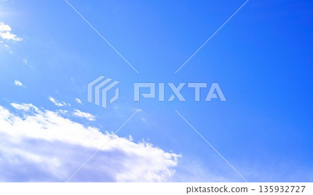 藍色的天空和雲圖像 藍色的天空和雲圖像 135932727