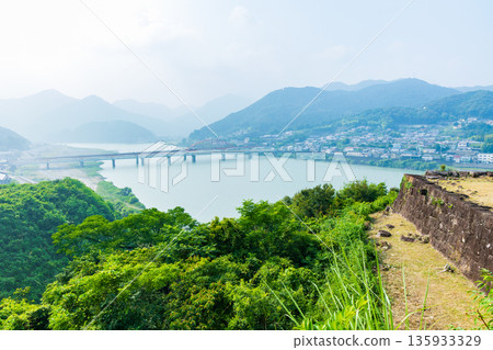 和歌山縣新宮市新宮城遺址的夏日景色 135933329