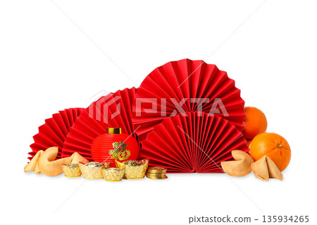 Red fans and gold coins artfully arranged, isolated, PNG 135934265