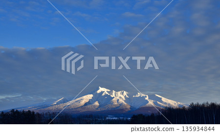 Mount Shari in January Mount Shari in January 135934844