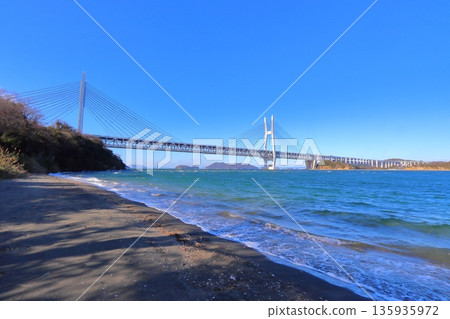 Iwakuro Island, Kurohama Coast and the Great Seto Bridge (Shiwaku Islands, Seto Inland Sea) Iwakuro Island, Kurohama Coast and the Great Seto Bridge (Shiwaku Islands, Seto Inland Sea) 135935972